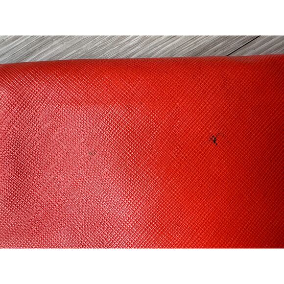 Salvatore Ferragamo Pamplona Pebble Red Leather Long Wallet - Picture 12 of 16